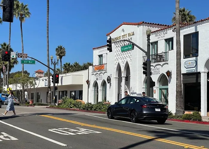 Walk To Beach - King Apt In #1 Area - Ac