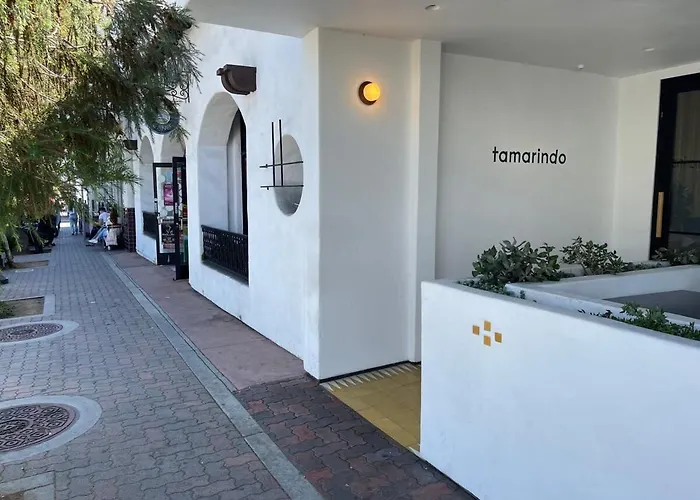 Walk To Beach - King Apt In #1 Area - Ac